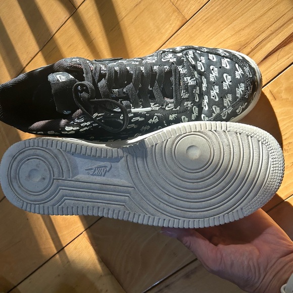 Men’s Nike Air shoes - Picture 3 of 3
